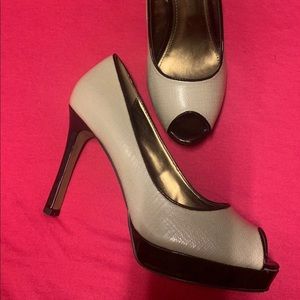 AK Anne Klein platform heels 8.5